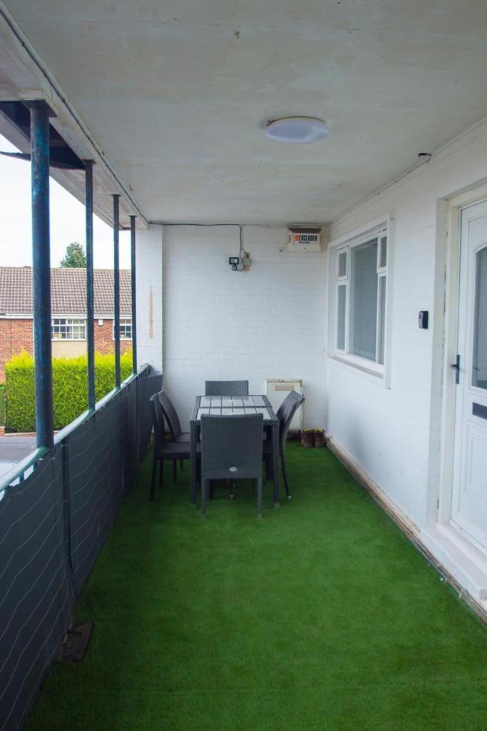 Hilltop Place Suites Near Doncaster Racecourse الغرفة الصورة